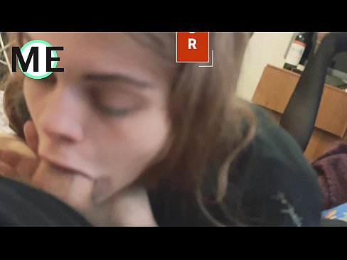 ❤️ Πούτσος στο λαιμό της, σκισμένο καλσόν και σκισμένα τακούνια ❤️ Πόρνο vk ️❤