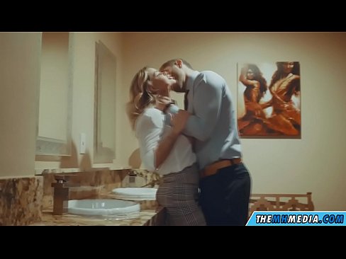 ❤️ Όταν μια πλούσια ξανθιά σε αποπλανεί σε μια δημόσια τουαλέτα ❤️ Πόρνο vk ️❤